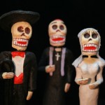 Traditional Dia de los Muertos wedding figurines.