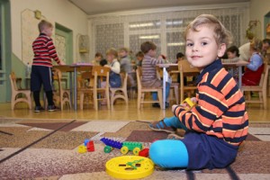 child play in daycare