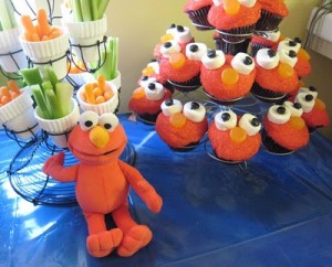 elmo and cupcakes