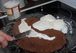 elmo cake icing the mouth