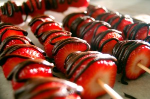 Skewered strawberries for an anti-valentines day party