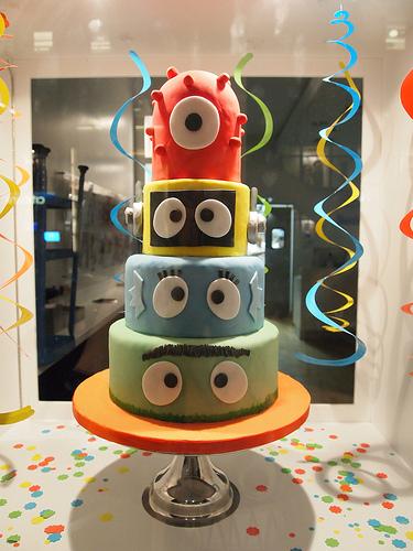 yo gabba gabba tier cake